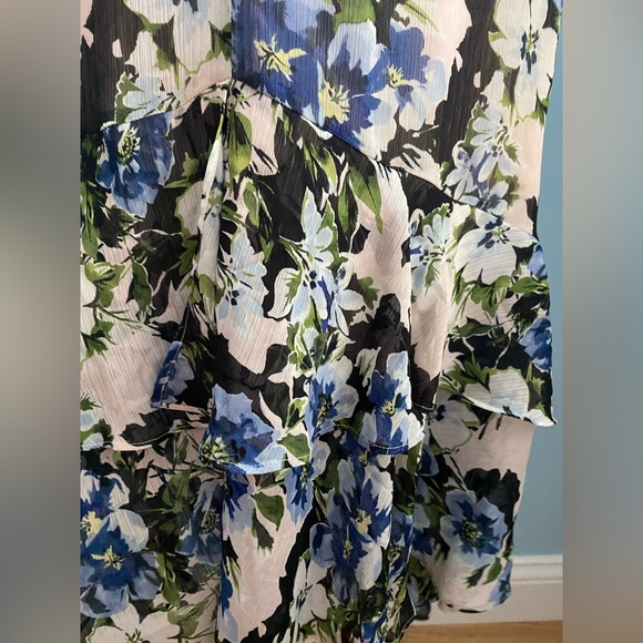 Tommy Hilfiger riviera floral chiffon high low dress with ruffled sleeve. Size 6 - Picture 9 of 12